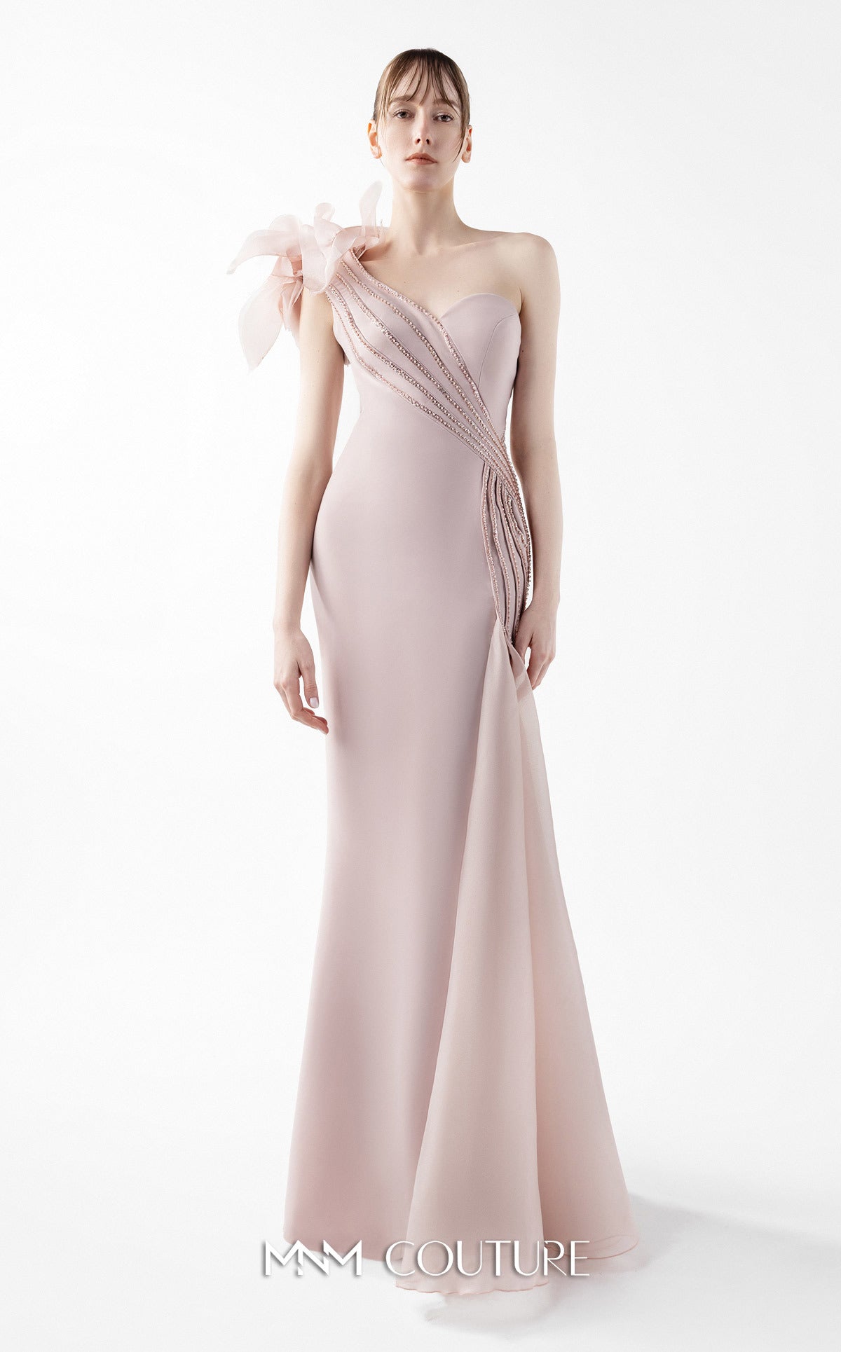 Robes de mère de la mariée couleur champagne : style et étiquette